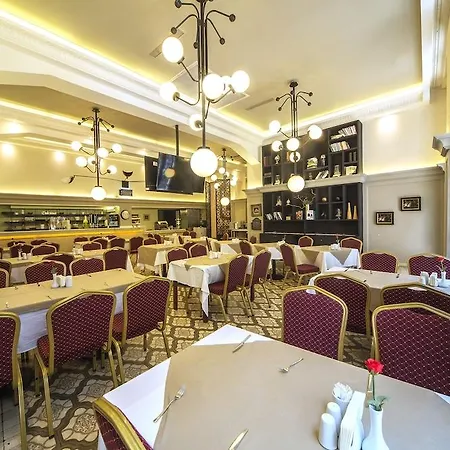 Hotel Ayna 3*